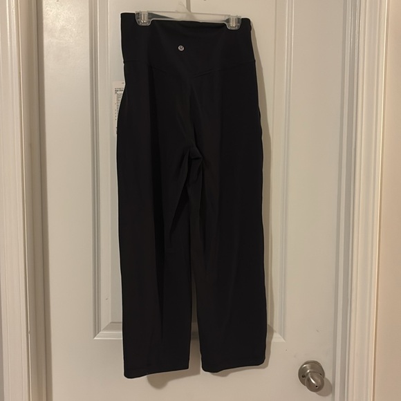 Brand new with tags Lululemon Align Wide-leg crop size 6, black! - Picture 2 of 7